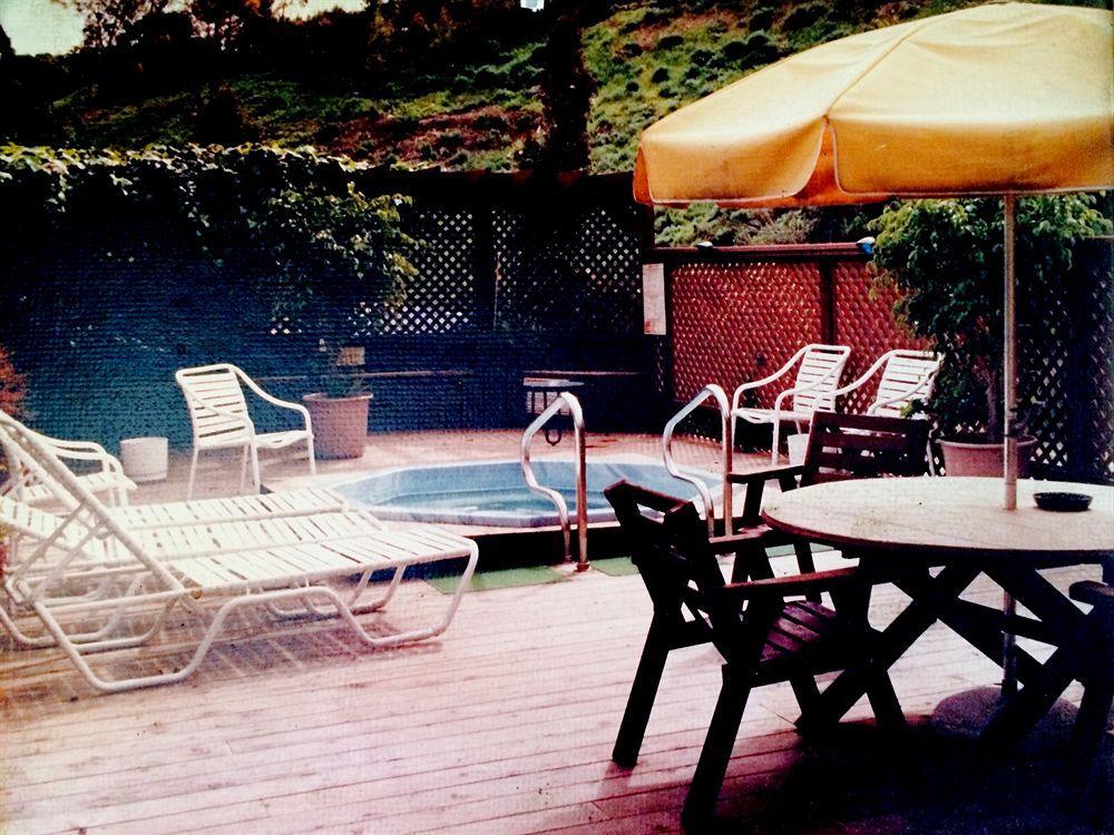 Malibu Riviera Motel ภายนอก รูปภาพ
